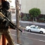 Полиция, ворвавшаяся в студию Роберта Боулинга, сразилась со статуей Call of Duty